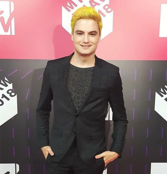 Felipe Neto fala sobre <I>haters</i> pouco antes de ser vaiado no <I>MTV MIAW: Normal sentir raiva de quem faz sucesso</i>