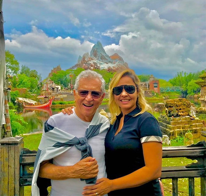 Carlos Alberto de Nóbrega e Renata Domingues curtem lua de mel na <I>Disney</I>