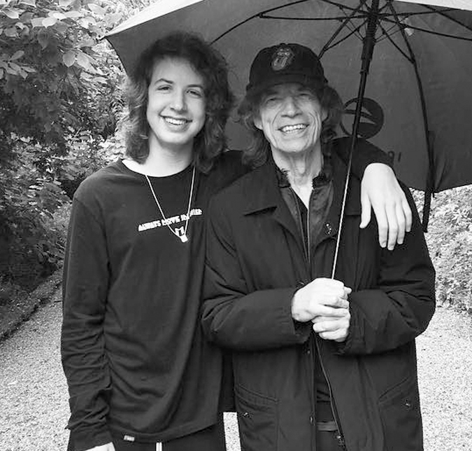 Mick Jagger e Lucas Jagger quebram a <i>web</i> ao trocarem comentários fofos nas redes sociais!