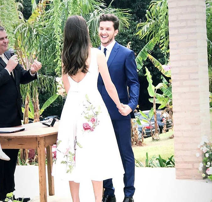 Klebber Toledo e Camila Queiroz estão oficialmente casados!