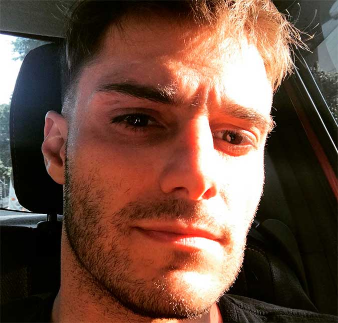 Após se assumir <i>gay</i>, Hugo Bonemer explica o que mudou em sua vida: <i>Me sinto mais leve</i>