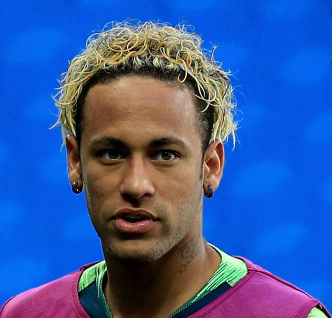 neymar-muda-o-penteado-antes-da-estreia-da-selecao-brasileira-na-copa-1529161903974_v2_16x9.jpg