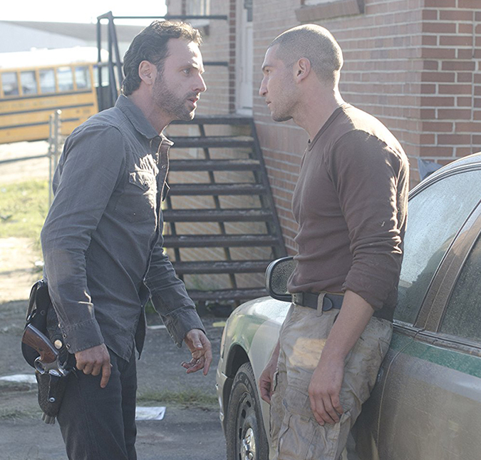 Após anúncio de que Joe Bernthal voltará para <i>The Walking Dead</i>, teorias de sua participação começam a surgir; saiba os detalhes