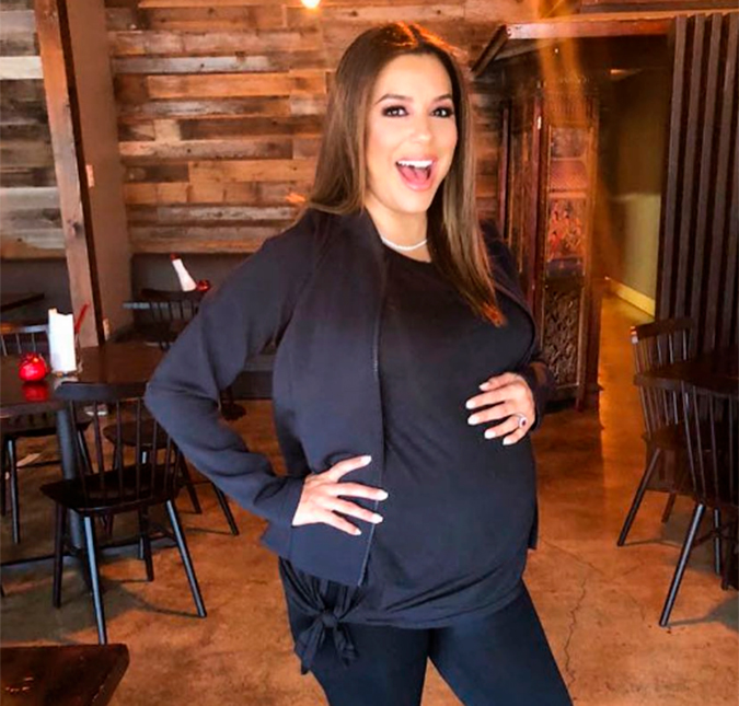 Aos 43 anos de idade, Eva Longoria dá à luz primeiro filho