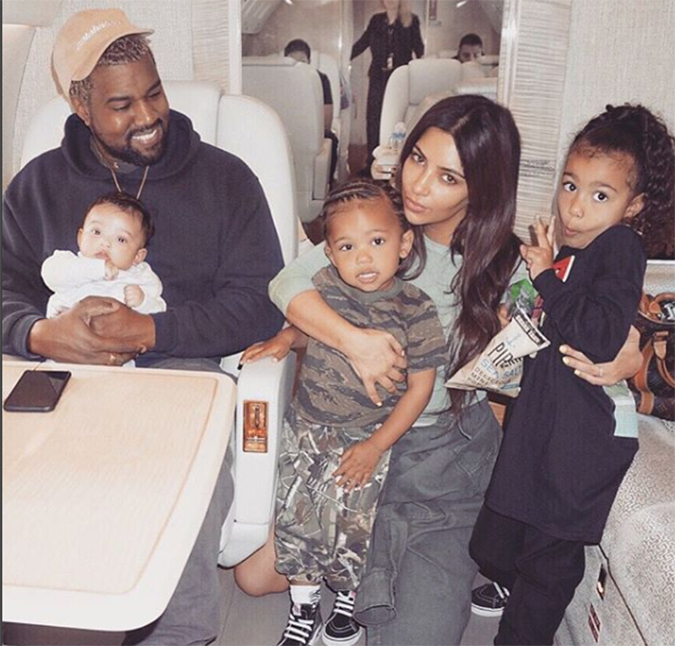 Kim Kardashian diz que seus filhos não sabem que ela é famosa: <i>Eles não fazem ideia</i>