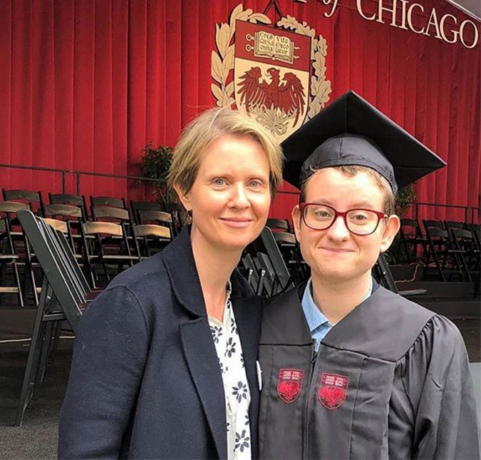 Cynthia Nixon revela que seu filho Samuel é um homem trans e se declara!
