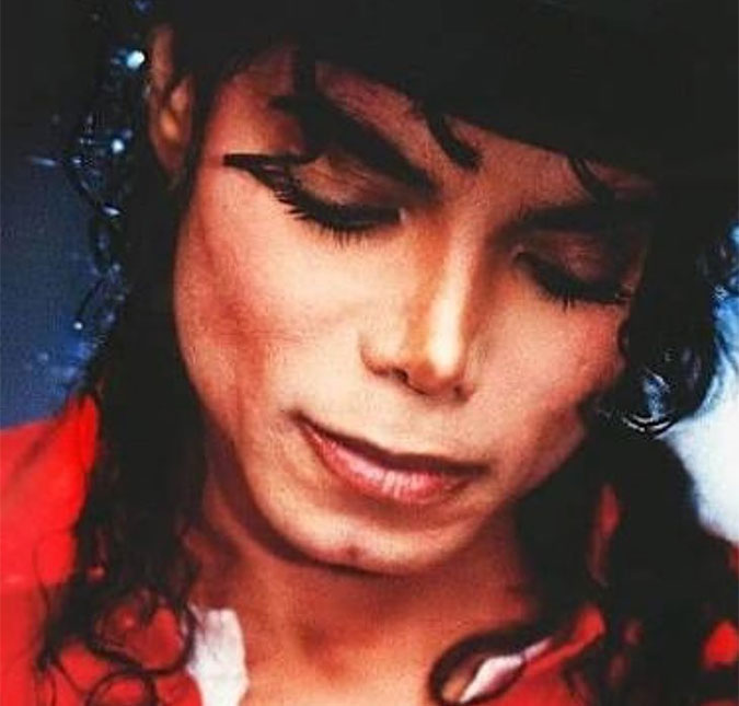 No aniversário de morte de Michael Jackson, Paris Jackson faz homenagem ao pai: <i>Infinito</i>