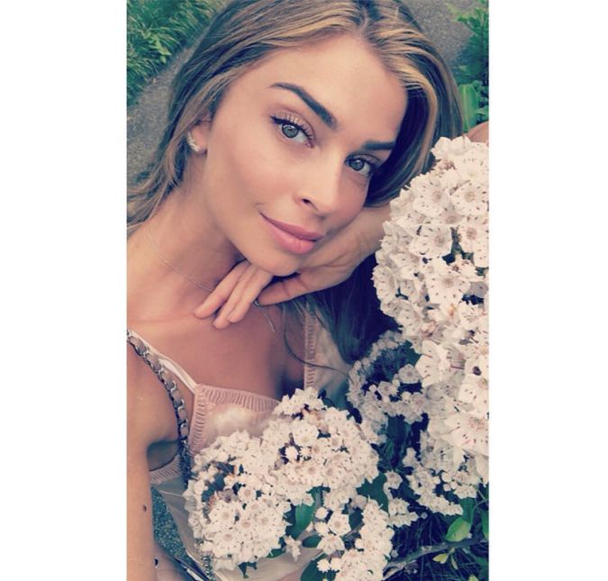 Quando interpretou Lívia em O Outro Lado do Paraíso, Grazi esclareceu o quão legal foi interpretar uma vilã e ainda citou o que mais gostaria de fazer em sua carreira em novelas: - Na novela, quero ser a drogada, a puta, a vilã, a mocinha. É o lugar em que podemos brincar. É o realismo fantástico. Não faço distinção, não! Aliás, é a primeira vez que recebo o ódio do público. O que é muito legal. Na vida real, posso dizer que tenho os meus dias de TPM, ué! Quando interpretou Lívia em O Outro Lado do Paraíso, Grazi esclareceu o quão legal foi interpretar uma vilã e ainda citou o que mais gostaria de fazer em sua carreira em novelas: - Na novela, quero ser a drogada, a puta, a vilã, a mocinha. É o lugar em que podemos brincar. É o realismo fantástico. Não faço distinção, não! Aliás, é a primeira vez que recebo o ódio do público. O que é muito legal. Na vida real, posso dizer que tenho os meus dias de TPM, ué!