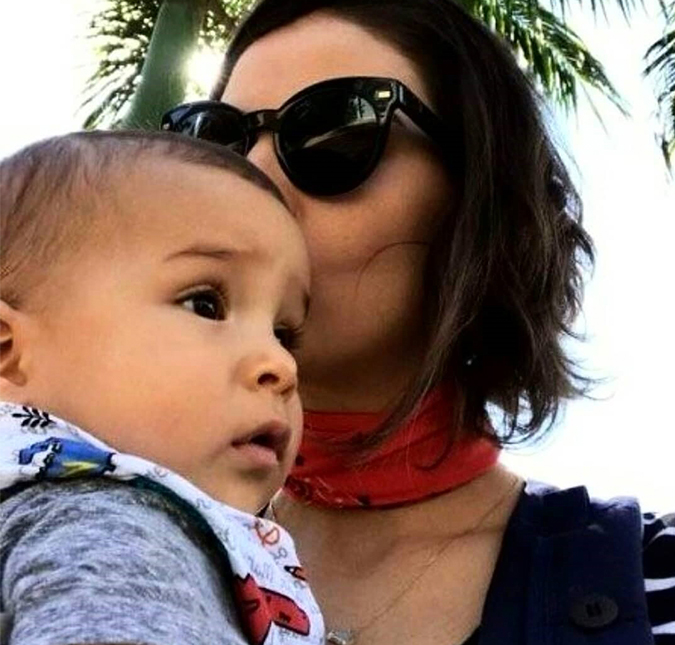 Monica Benini, esposa de Junior Lima, compartilha momento raro em que exibe o rosto do filho do casal