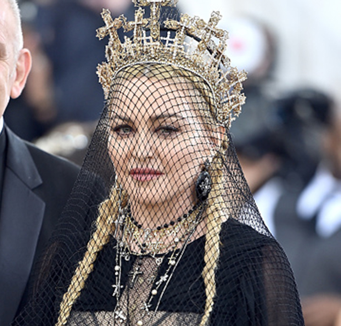 Estacionamento para os 15 carros de Madonna em Lisboa deixa a população irritada