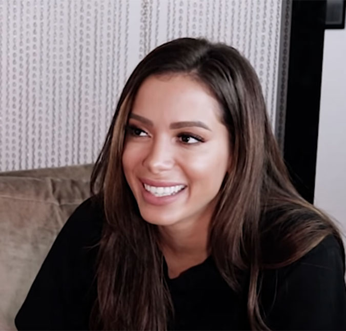 Anitta revela curiosidade inusitada: <i>- Eu perco calcinhas</i>, entenda!
