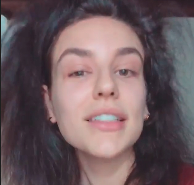 Kéfera aparece com cabelo natural e fala sobre <I>haters: Tô nem aí</i>