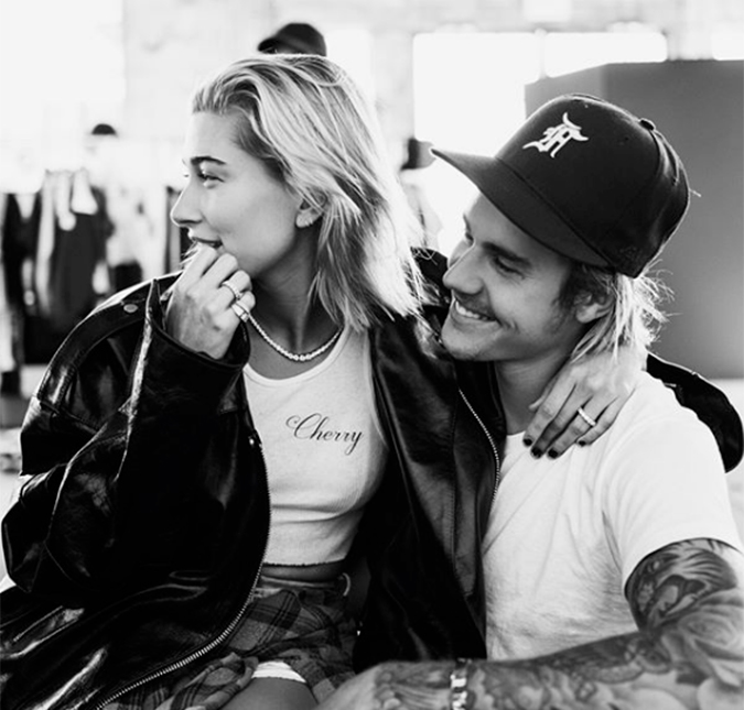 Justin Bieber é flagrado possivelmente chorando em frente ao prédio de Hailey Baldwin, veja