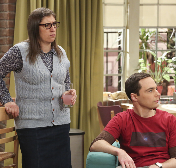 Ops! <i>Emmy</i> esquece de mencionar <i>Big Bang Theory</i> e série é indicada horas depois