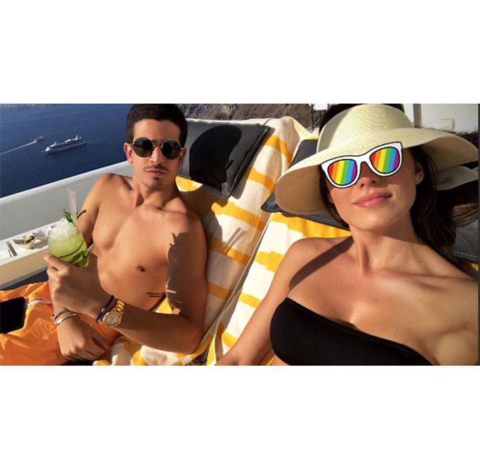 Enzo Celulari viaja com a amada para a Grécia um ano após assumir o namoro no país, veja fotos!