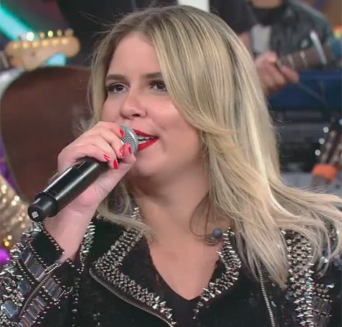 Marília Mendonça exibe silhueta mais magra e Faustão brinca: <i>Achei que era a roupa</i>