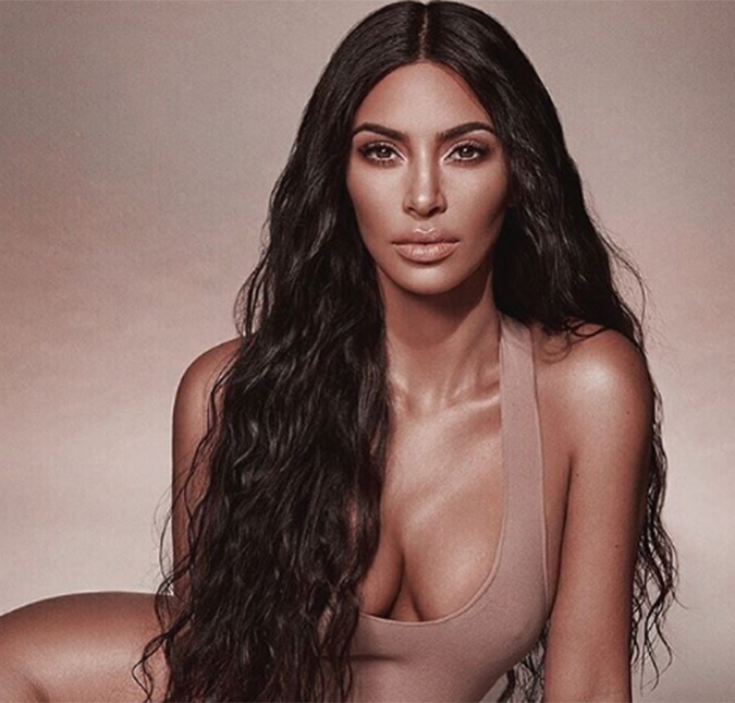 Kim Kardashian diz que subornou a filha para fazer campanha publicitária