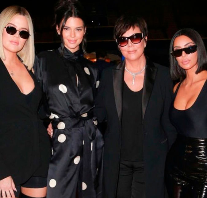 Khloé Kardashian chama a irmã Kim de <I>anoréxica</I> e Kendall Jenner concorda: <I>- Não acho que você esteja comendo</I>