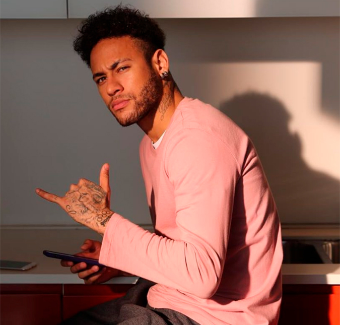Após críticas pela Copa do Mundo, Neymar desabafa através de comercial e é chamado de oportunista por internautas