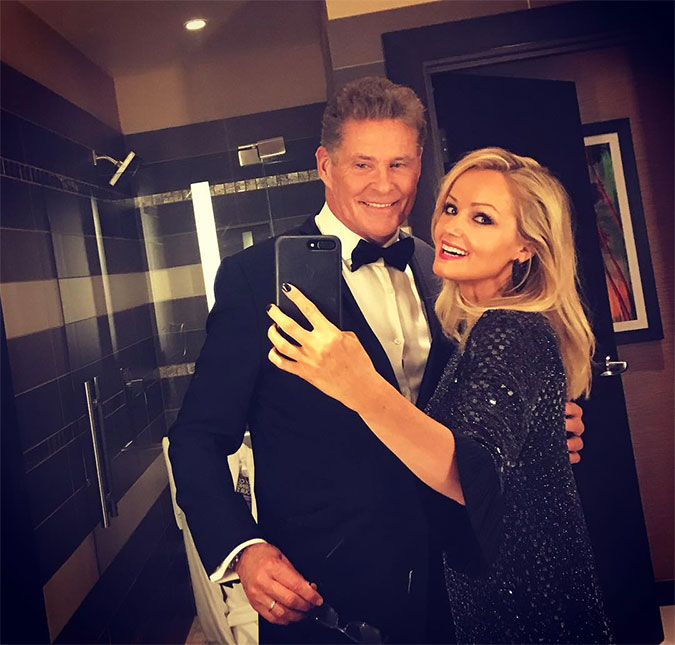David Hasselhoff, ator de <i>S.O.S. Malibu</i>, se casa com modelo 28 anos mais nova!