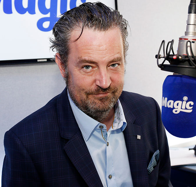 Matthew Perry estava <i>muito doente</i> e sua condição era <i>muito grave</i> antes de cirurgia