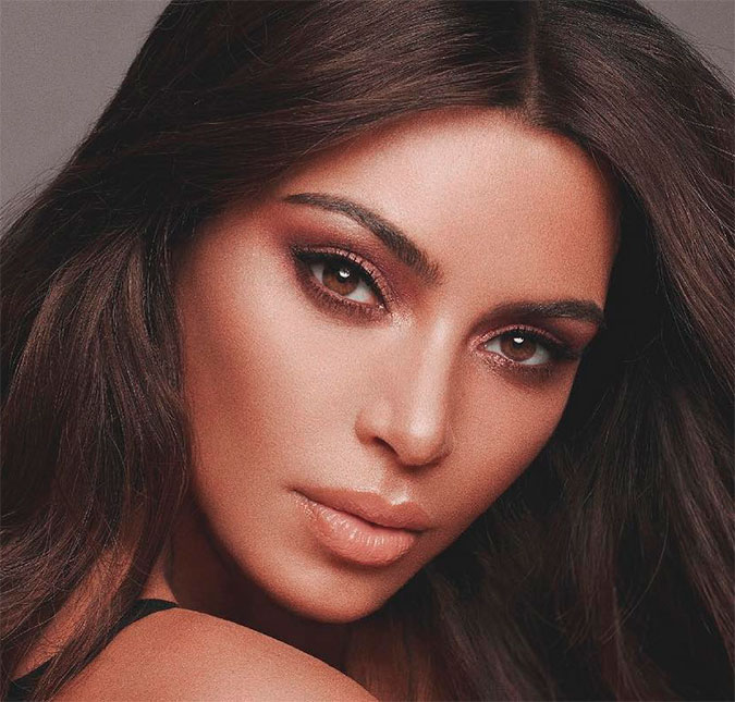 Kim Kardashian rebate acusações de que seria homofóbica: <I>- A maioria dos meus melhores amigos é gay</I>