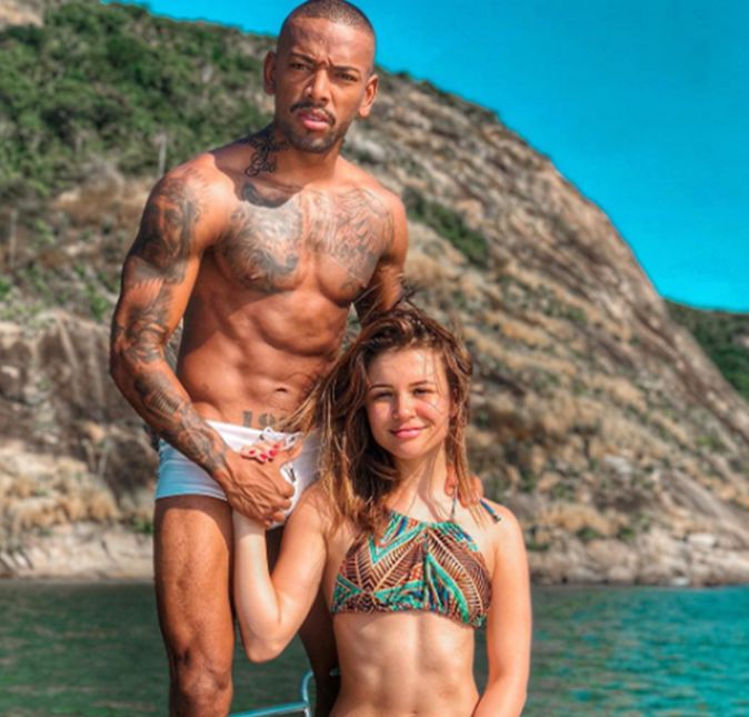 Nego do Borel também se envolveu em outro romance ioiô antes do namoro com Duda: ele esteve em um relacionamento de idas e vindas com Julia Schiavi. Nego do Borel também se envolveu em outro romance ioiô antes do namoro com Duda: ele esteve em um relacionamento de idas e vindas com Julia Schiavi.