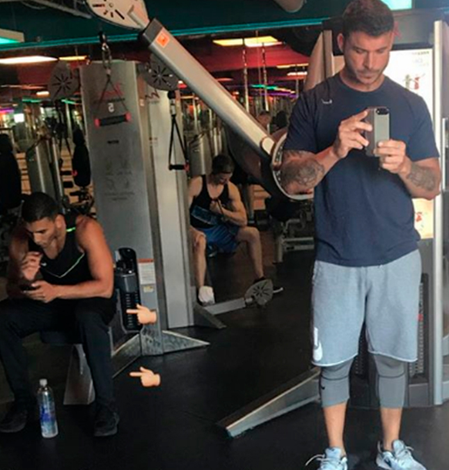 Ator encontra ex de Kourtney Kardashian e brinca: <I>Quando Kourtney termina com você e você tem que ir pra uma academia mais barata</i>