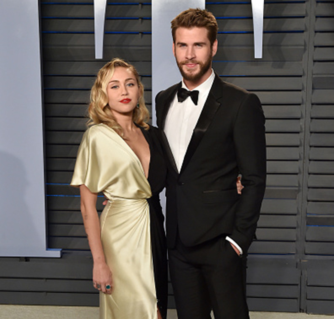 Miley Cyrus e Liam Hemsworth fazem pacto de sexo para tentar salvar o relacionamento, diz <i>site</i>