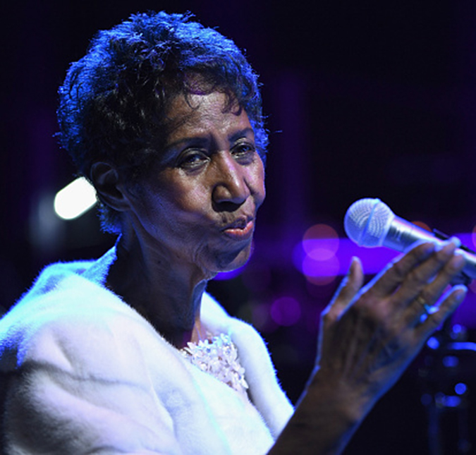 Gravemente doente, Aretha Franklin recebe visita de Jesse Jackson e Stevie Wonder