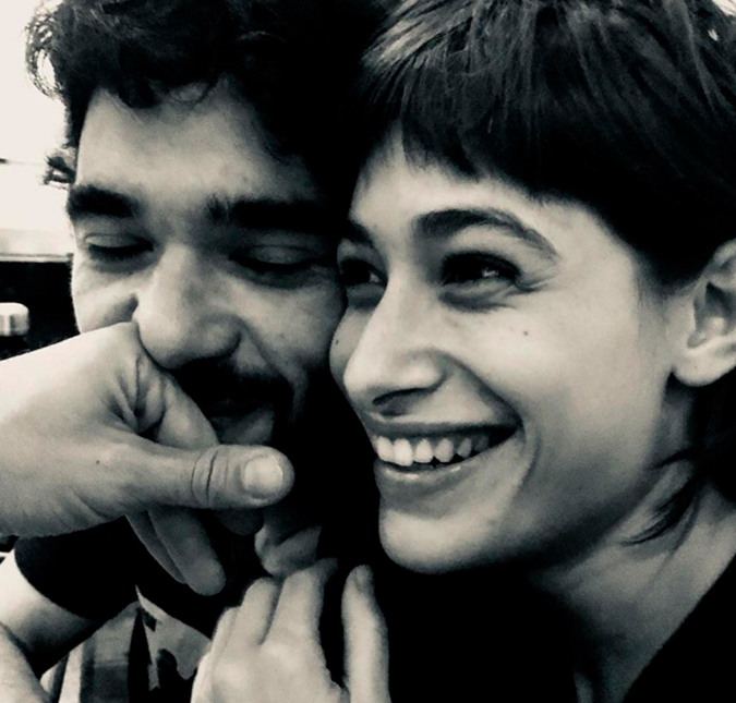 Caio Blat posa em clima romântico com Luisa Arraes
