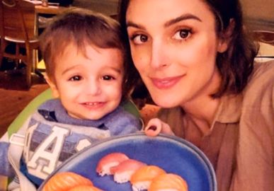Rafa Brites gera polêmica ao publicar foto em que aparece dando <i>sushi</i> ao filho