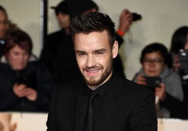 Liam Payne é fotografado com nova namorada na Itália