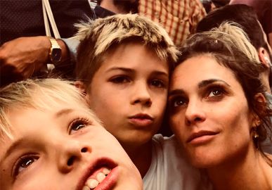 Rodrigo Hilbert posta clique raro dos filhos com a esposa, confira!