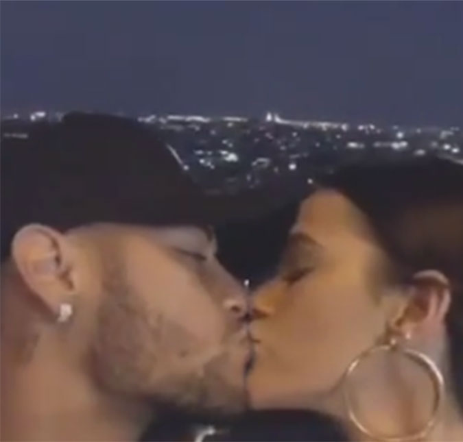 Bruna Marquezine e Neymar dão beijo no topo da Torre Eiffel!