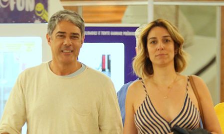 William Bonner e Natasha Dantas são clicados em clima de romance em <i>shopping</i> no Rio de Janeiro