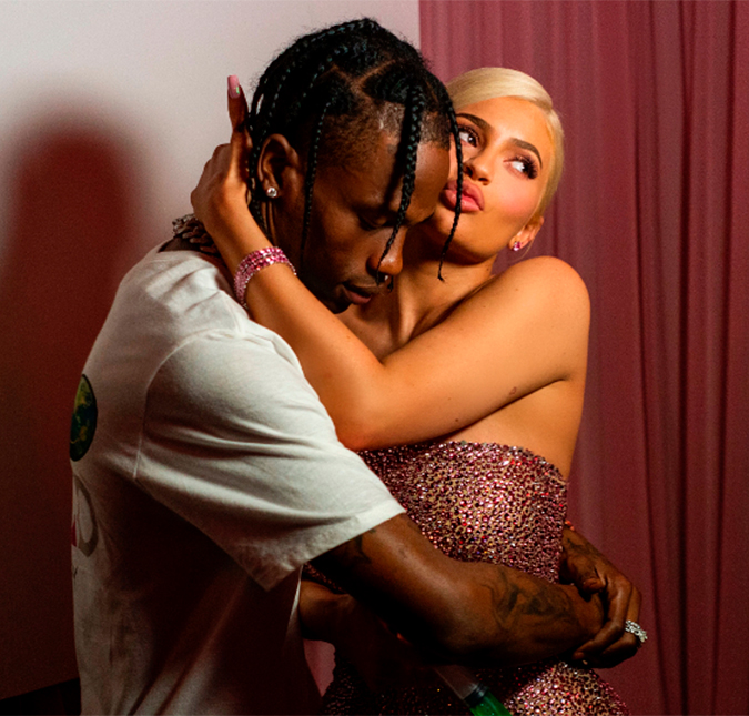 Internauta afirma que Kylie Jenner e Travis Scott não estão mais juntos e ela rebate, veja!