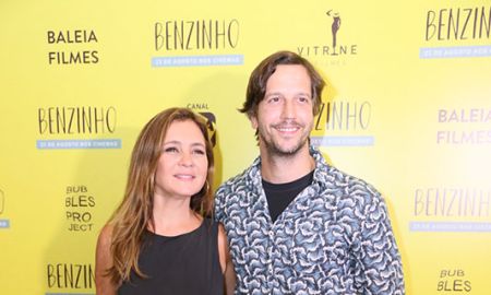 Adriana Esteves e Vladimir Brichta são só sorrisos na pré-estreia do filme <i>Benzinho</i>, confira as fotos!