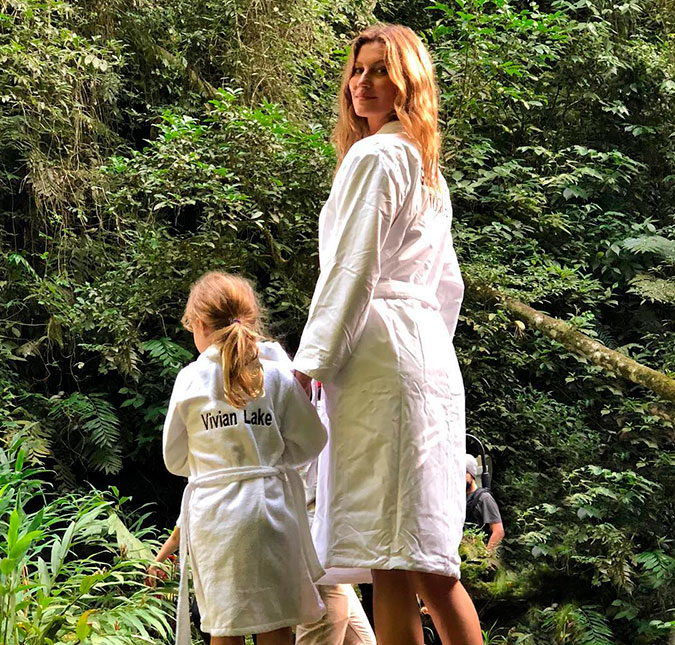 Filha de Gisele Bündchen acompanha mãe no trabalho e modelo se derrete: <i>A visita mais especial no set!</i>