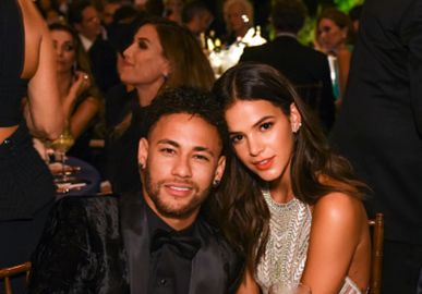 Bruna Marquezine responde seguidora sobre namoro com Neymar