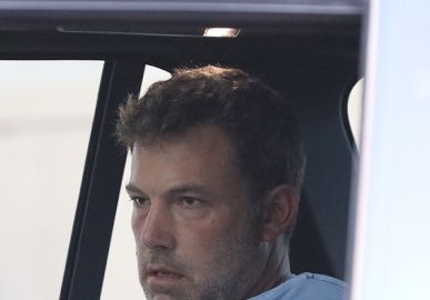 Alcoolismo de Ben Affleck teria motivado término do namoro entre ator e Lindsay Shookus