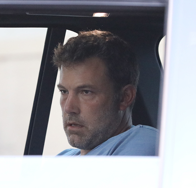Alcoolismo de Ben Affleck teria motivado término do namoro entre ator e Lindsay Shookus