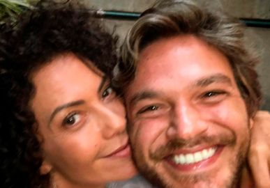 Emilio Dantas revela desejo de ter filhos: <i>Já tem mais bicho do que gente debaixo desse teto</i>