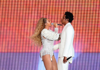 Susto! Homem invade palco de <i>show</i> de Beyoncé e Jay-Z e apresentação termina em confusão