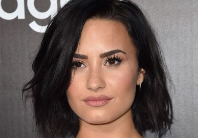 Polícia prende assaltantes que estariam elaborando plano para roubar a casa de Demi Lovato, diz <i>site</i>