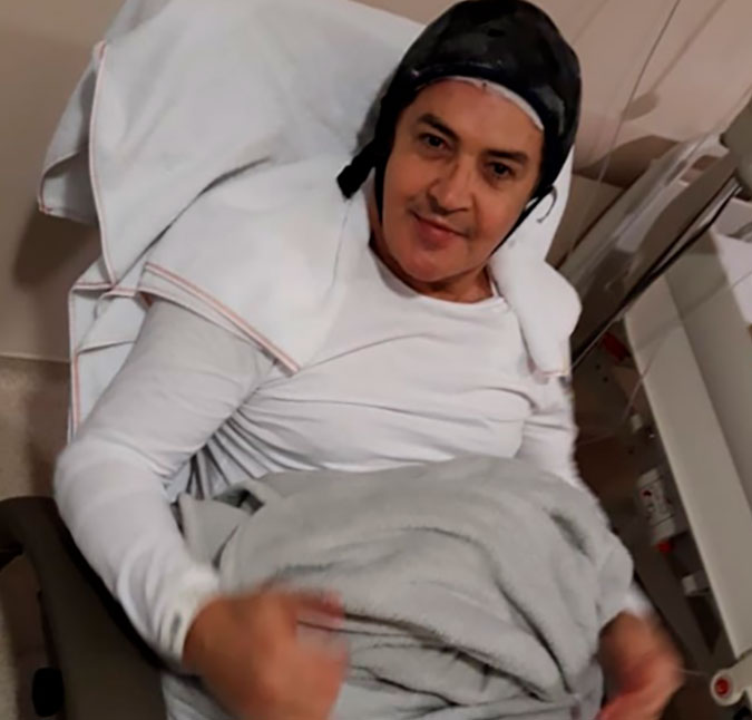 Beto Barbosa fala sobre primeira sessão de quimioterapia: <i>Tremor nas pernas e nos braços</i>