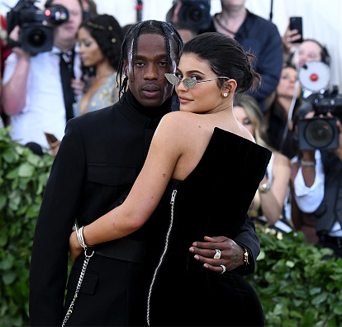 Kylie Jenner estaria planejando <I>casamento do século</i> com Travis Scott, diz <i>site</i>
