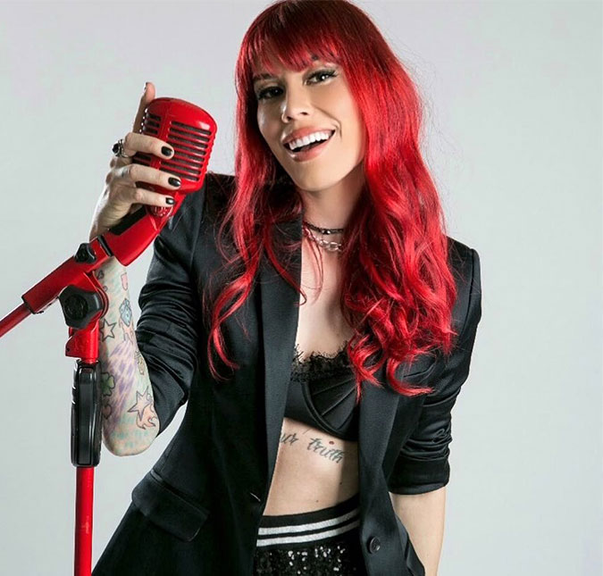 Ex-integrante do <i>Superstar</i> leva <i>internet</i> à loucura no <i>The Voice Brasil</i>, confira!