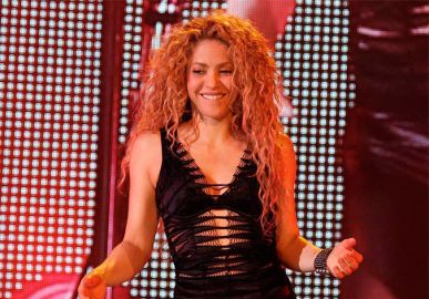 Shakira bate quarto recorde mundial e posta clique fofo do filho dando apoio, confira!