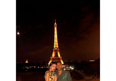 Em Paris, Bruna Marquezine e Neymar trocam declarações de amor: <i>Te amo mais que a torre</i>